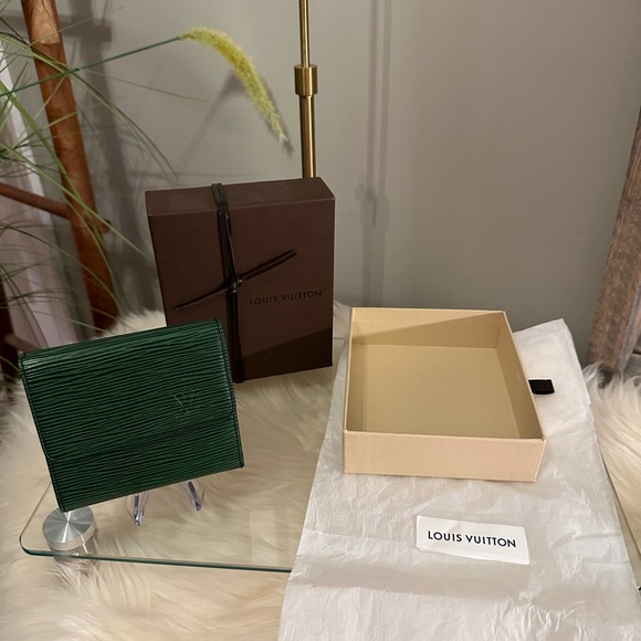 Authentic RARE Louis Vuitton Epi Mallettier Wallet 1990’s Limited Run Collection - Picture 4 of 16